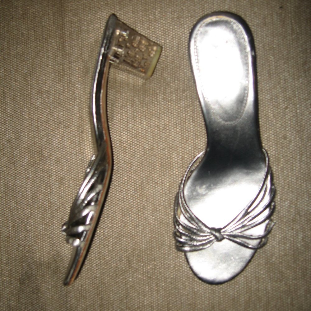 ❤️COACH METALLIC SILVER Leather Clear Acrylic Slides Sandals Heels Shoes 8.5 B